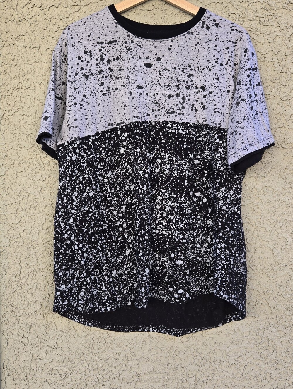 Two-Tone Speckle Short Sleeve Tee - Black & Light Gray